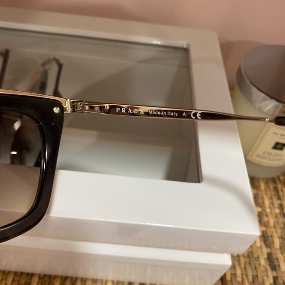 Prada sunglasses - Picture 7 of 7